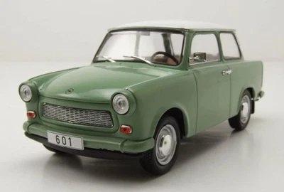 WHITEBOX, TRABANT 601 1965 Verde chiaro con tetto bianco, 1/24,  WBXWB124241 - Immagine 1 di 4