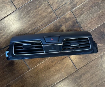 Переключатель опасности вентиляционных отверстий центральной панели Nissan Altima 2003-2018 годов выпуска P/N: 68750 3TA0A - Изображение 1 из 4