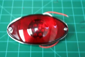 SUPER THIN L.E.D CATEYE TAILLIGHT 5/16" CUSTOM LOOK MOTORCYCLE BOBBER chopper - Foto 1 di 5