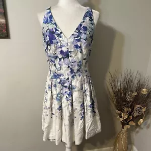 Neu mit Etikett Ralph Lauren Lauren Fit and Flare Blumenkleid Größe 10 plissiert weiß lila - Bild 1 von 11