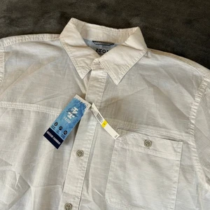 IZOD Saltwater Backside Chambray Short Sleeve Button Up Shirt Mens Medium NWT - Picture 1 of 9