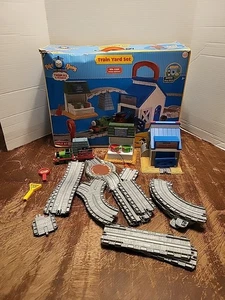 2006 Thomas & Friends Take Along TRAIN YARD SET TARGET EXCLUSIVE Missing DVD - Picture 1 of 16