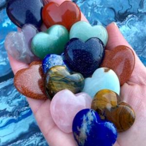 20PCS 20mm Natural Crystal Quartz Carved Heart shaped Healing Love Gemstones - Picture 1 of 12