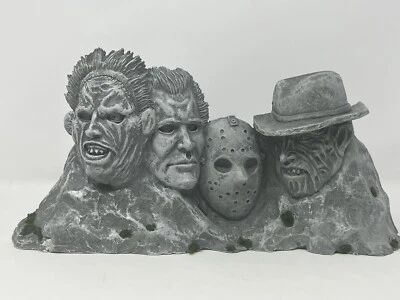 Original hecho a mano Mt. Slashmore Resina Fundida Relieve Escultura Horror Cara de Cuero Foto 1 de 4