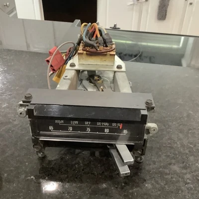 Painel de controle CA C8SZ-19980-C Ford Thunderbird 1968 Nos - Imagem 1 de 4