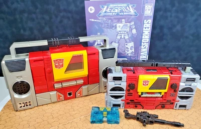 Transformers War for Cybertron Kingdom Blaster and G1 Blaster Tight & Nice - Image 1 of 4