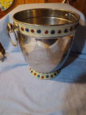 Jarrón vintage adornado con vidrio azul y rojo y esmalte hecho en la India, maceta de helecho. Foto 1 de 4