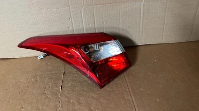 Lanterna traseira lateral esquerda driver HYUNDAI ELANTRA GT 2013-2017 FABRICANTE DE EQUIPAMENTO ORIGINAL 92401-A50 - Imagem 1 de 4