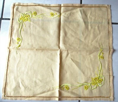 NAPPERON ANCIEN  EN LIN, BRODERIE  FAIT MAIN - Photo 1/2