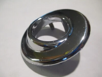 #2926209 Nuevo de Lote Antiguo OEM Mopar 69-71 Chrysler Newport New Yorker 300 Antena Base Bisel Foto 1 de 4