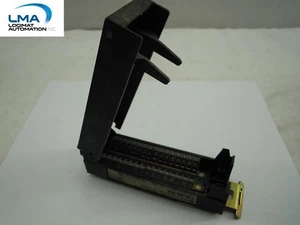 TSXBLK4 TERMINAL BLOCK 32-WAY TELEMECHANICS - Picture 1 of 3
