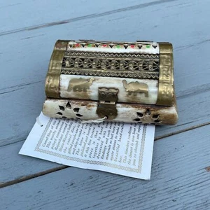 Caja del tesoro de latón y huesos de camello exótico de 4,5" de colección con interior negro nueva con etiquetas - Imagen 1 de 6