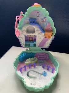 Polly Pocket Snow Sweet Penguin Theme Juego Compacto 2023 Juguete - Imagen 1 de 5