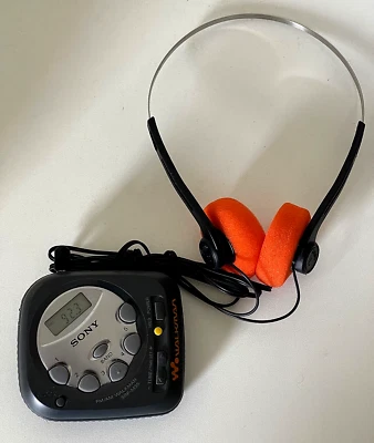 Sony Walkman SRF-M35 FM AM Clock Radio With Headphones Digital Tuning-MINT! - Image 1 of 4