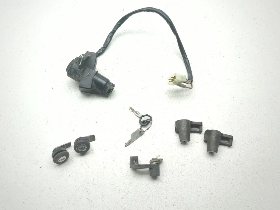 86-06 Kawasaki Concours ZG1000 bloqueo de casco de encendido con llave Foto 1 de 4