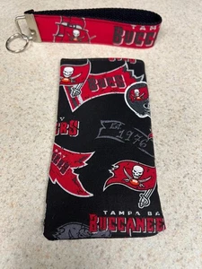 Sunglass Case & Key Fob Set - Tampa Bay Bucs - Free Shipping - NFL - NEW - Picture 1 of 1