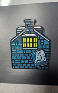 Harry Potter emailliert Magical Places Schweinekopf Taverne Pin Beutekiste 2021 NEU - Bild 1 von 5