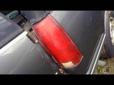Luz trasera derecha pasajero para camioneta Chevrolet 2500 90-00 160889 Foto 1 de 4