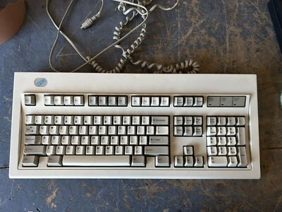 VINTAGE IBM MODEL M, PN 71G4644 LEXMARK, PS/2, TESTED AND WORKING - Image 1 of 4