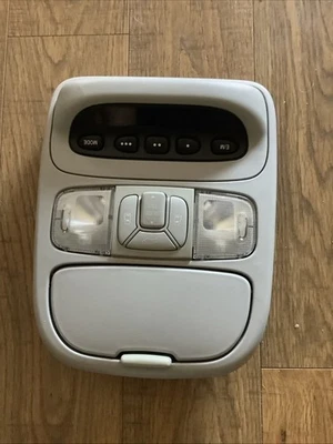 04-10 TOYOTA SIENNA ROOF OVERHEAD CONSOLE DOME MAP LIGHT ,SUNROOF Gray OEM - Image 1 of 2