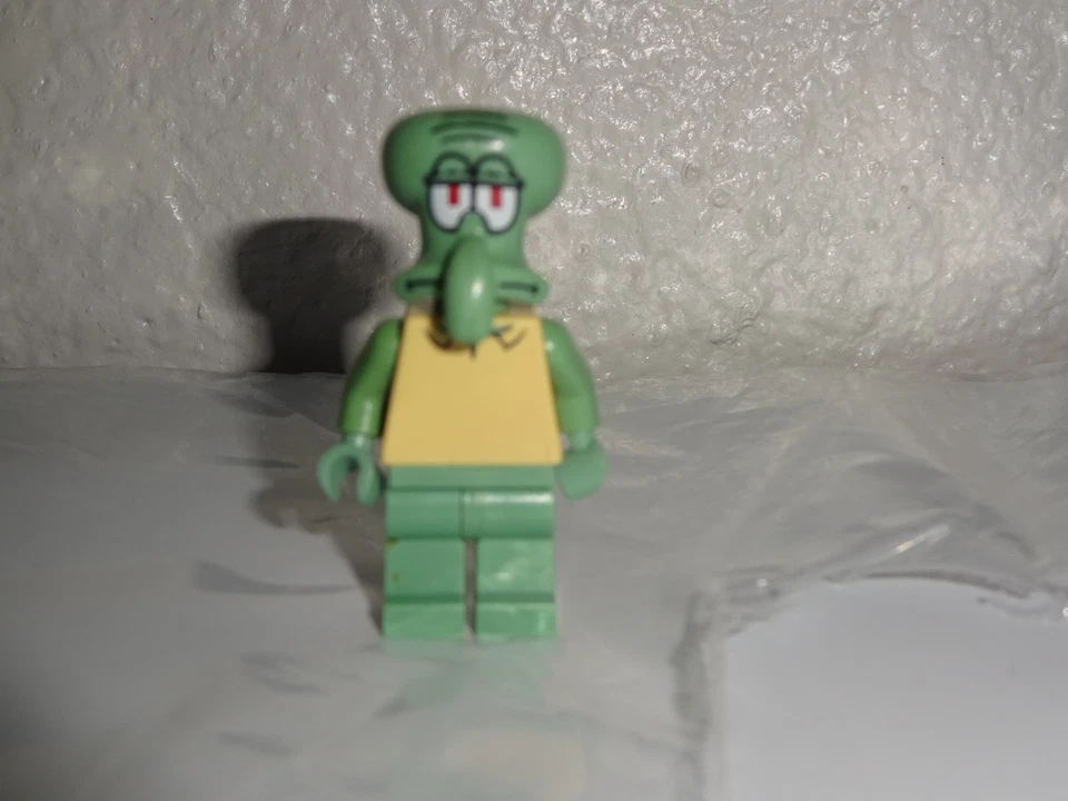 LEGO Squidward minifigure from SpongeBob SquarePants - Image 1 of 1
