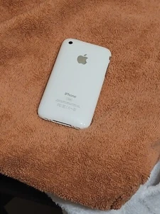 Apple iPhone 1st Generation - 3GB - white (AT&T) A1203 (GSM) - Picture 1 of 4