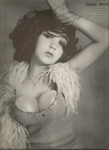 Editorial de celebridades de 3 páginas fotografiada por Irving Penn de los años 60 - Tatum O'Neal 1973 - Imagen 1 de 4