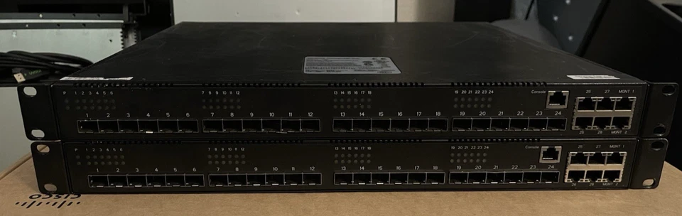 Conmutador de red QUANTA LB6M 10 GB 24 puertos SFP+ con fuente de alimentación doble 4-RJ45 Foto 1 de 1