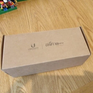 Ubiquiti UAP-AC-M UniFi Mesh  802.3af PoE Access Point EU Plug B4F-BE4104EF7 - Afbeelding 1 van 5