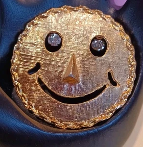 VINTAGE SMILEY FACE BROOCH/PENDANT GOLD TONE RHINESTONE DANGLING "CHARM" EYES - Picture 1 of 16