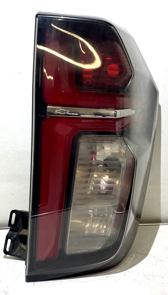 2021 - 2024 Chevrolet Suburban Tahoe Halogen Tail Light Passenger Right OEM 2162 - Image 1 of 4