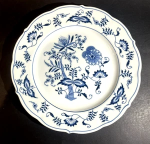 BLUE DANUBE / BLUE ONION: GROUP OF 4 DINNER PLATES 10-1/4" ACROSS- 1950's JAPAN - Picture 1 of 4