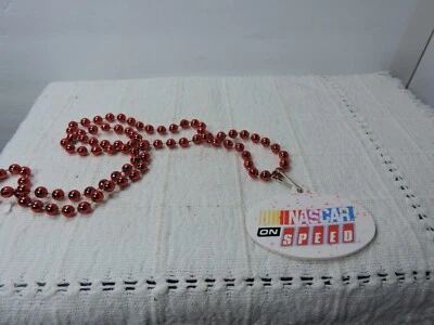 Collar de cuentas Nascar con velocidad Nascar en cuentas rojas brillantes Foto 1 de 3