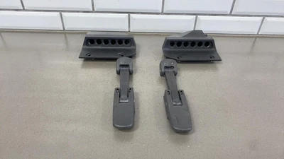 03-09 Hummer H2 Juego de correas de cierre de capó y rejillas de ventilación de guardabarros del mercado de accesorios Foto 1 de 4