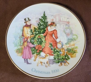 2 Avon Collector Plates Porcelain 22K Gold Trim 1990, 1991  - Picture 1 of 8