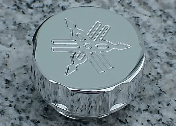 Yamaha Virago XV 535 VStar V-Star XVS 650 1100 1300 CHROME OIL CAP - Image 1 of 1