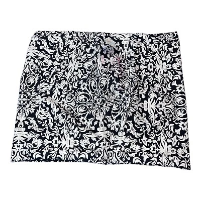 Munchkin Jelly Bean Reversible Sling Black White Floral Damask Baby Leg Padding - Image 1 of 4