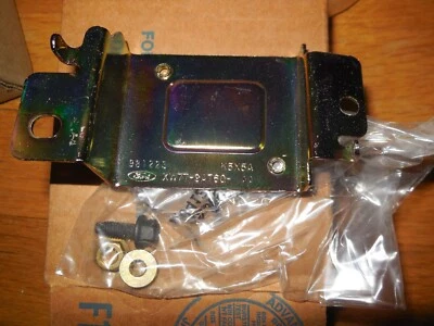 Soporte de interruptor de inercia Ford Crown Victoria 1998-2000 nuevo de lote original XW7Z-9D379-AA Foto 1 de 2