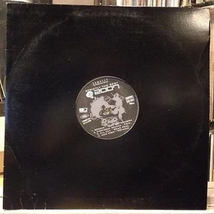 [REGGAE]~[VARIOUS ARTISTS]~NM LP~STRICTLY THE BEST~VOL. 35~[Tony Matterhorn~Mova - Picture 1 of 3