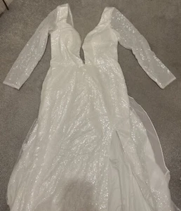 New Size 16 Wedding Dress with Long Sleeves Plunge Sequin - Picture 1 of 3