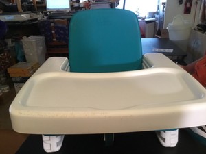 the first years feeding chair