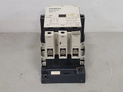 Contator de bobina SIEMENS 3TF4822-0AK6 90 ampères, 3 pólos, 110/120 VAC - Imagem 1 de 4