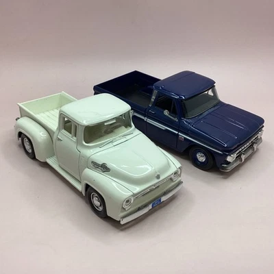 Motor Max 1:24 Ford F100 Pick-Up & Chevy C10 Pick-Up Model Trucks (10B) MO#8760 - Image 1 of 4