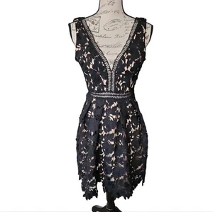 Romeo & Juliet Couture schwarzes Spitzenkleid - Bild 1 von 9