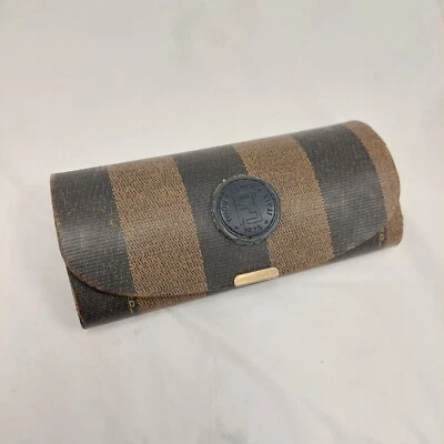 Estuche con soporte para gafas Fendi vintage a rayas marrones marcadas Fendi Italia 1925 Foto 1 de 4