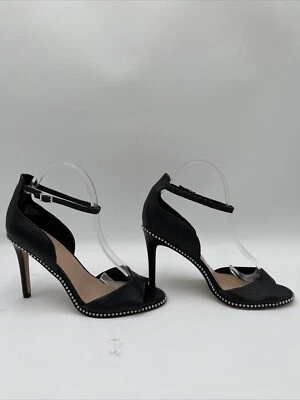 Sandalia para mujer BCBGeneration Jessika serpiente correa al tobillo en relieve negra talla 9,5 M Foto 1 de 4