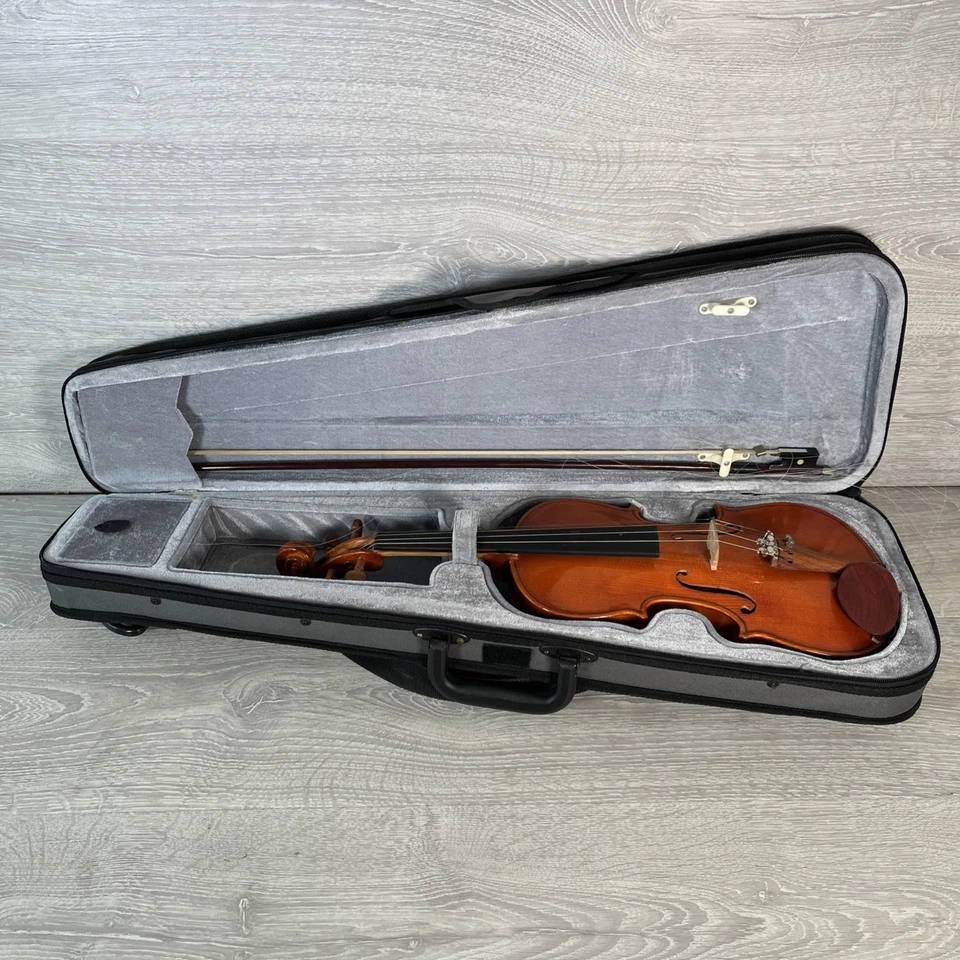 The Stentor Student 1 Violin 3/4 Size with Bow and Grey Stentor Carry Case - image 1 of 4