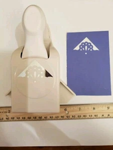 Martha Stewart Scrapbooking Paper Punch - Picture 1 of 4