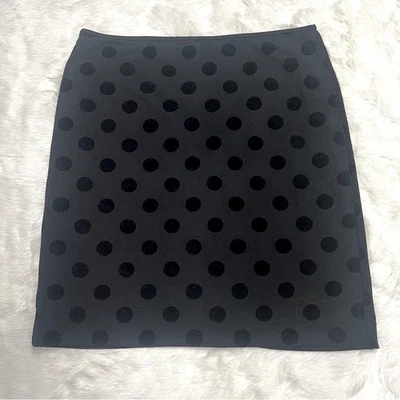 Banana Republic Falda Negra con Lunares Terciopelo Foto 1 de 4