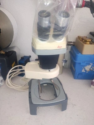 Bausch + Lomb 立体声变焦 4 0.7 x - 3.0 x 显微镜 带徕卡支架 — 第 1/4 张图片